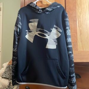 Under Armour sporty Logo hoodie size Medium.